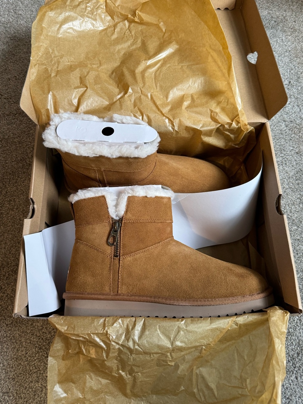 Koolaburra by UGG Short Aribel Mini Boots Chestnut Size 9
